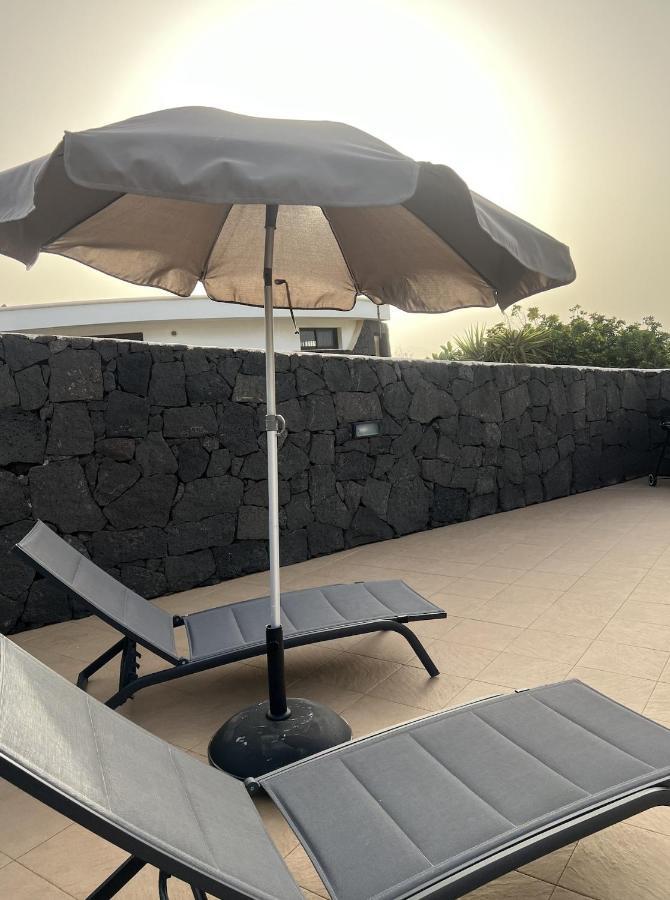 Bungalow Apartamento Sol Famara Buitenkant foto